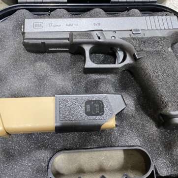 Glock 17 Gen 4 9mm Luger custom grip night sights - used excellent! - Semi Auto Pistols - American Guns & Ammo