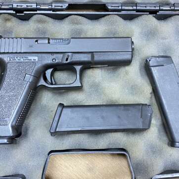 Used Glock 22 Gen 2 40 S&W 3 mags - good condition - Semi Auto Pistols - American Guns & Ammo